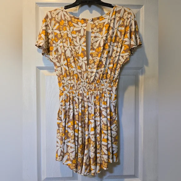 🧡🤍💛NWOT Ava Sky~Fighting Eel Romper - Picture 5 of 5